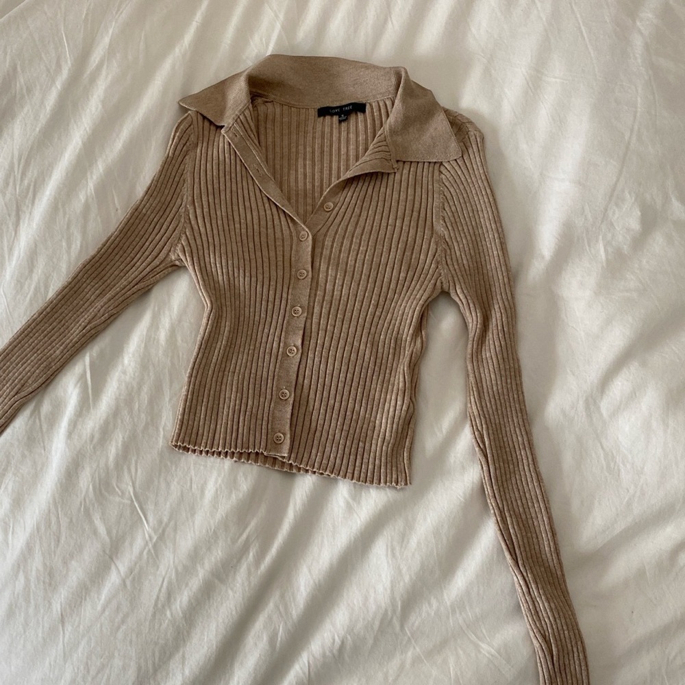 SOLD ON DEPOP! Beige sweater! Good condition super cozy. Size small